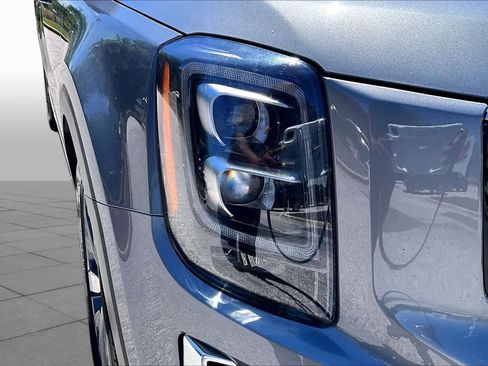 Used 2022 Kia Telluride EX w/ EX Premium Package FWD image 28