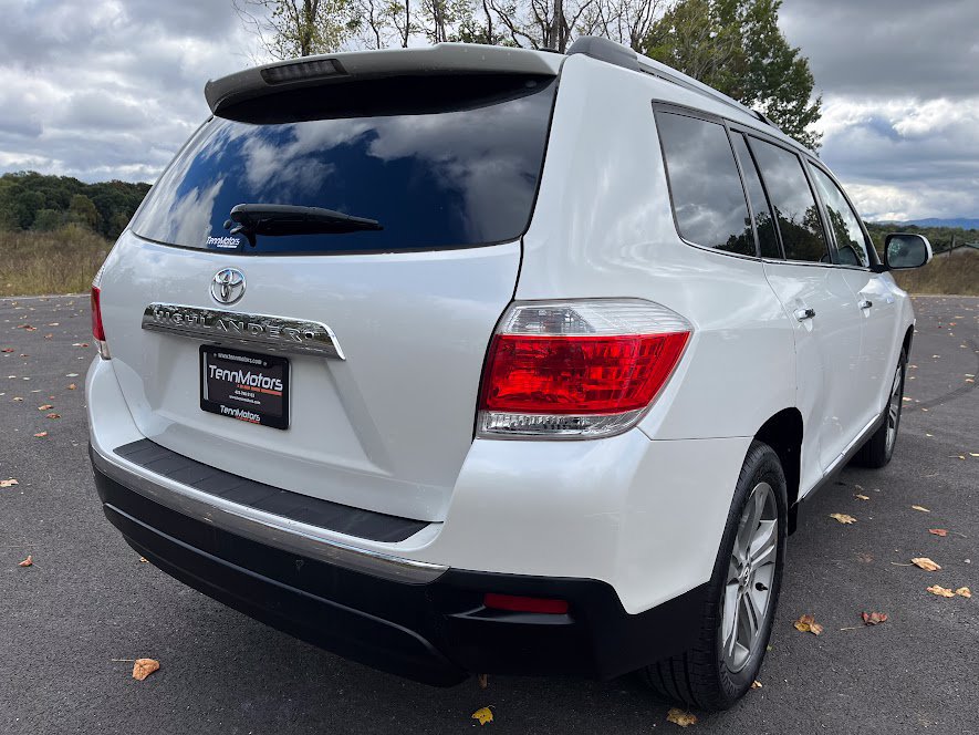 Used 2011 Toyota Highlander Limited w/ Tow Pkg FWD image 34