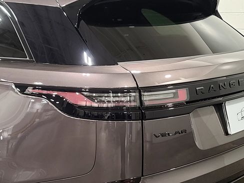 New 2026 Land Rover Range Rover Velar Dynamic SE image 17