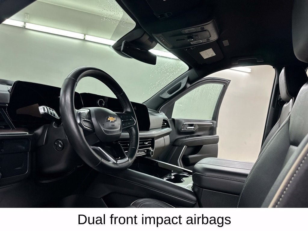 Used 2025 Chevrolet Suburban Premier AWD/4WD image 35