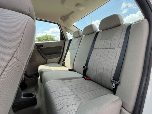 Used 2009 Ford Focus SE FWD image 14