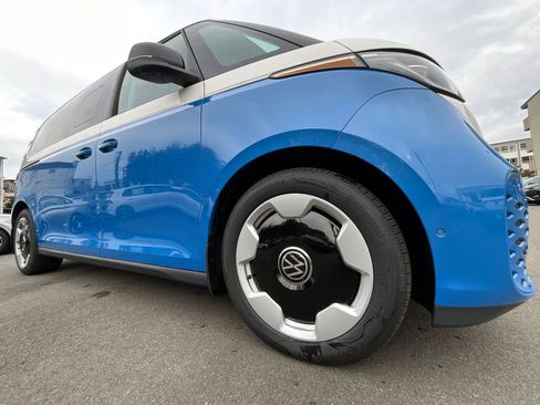 New 2025 Volkswagen ID. Buzz Pro S Plus image 10