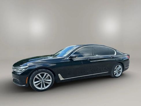 Used 2018 BMW 750i xDrive image 1