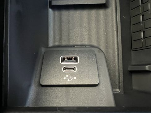 New 2025 Ford Expedition Platinum w/ Stealth Appearance Package image 40