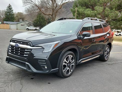 Used 2023 Subaru Ascent Limited image 4