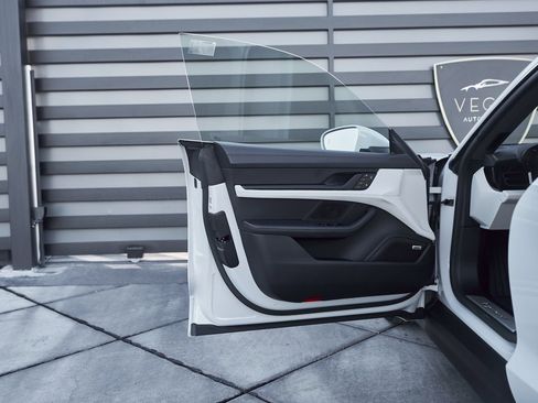 Used 2023 Porsche Taycan 4S w/ Premium Package image 28