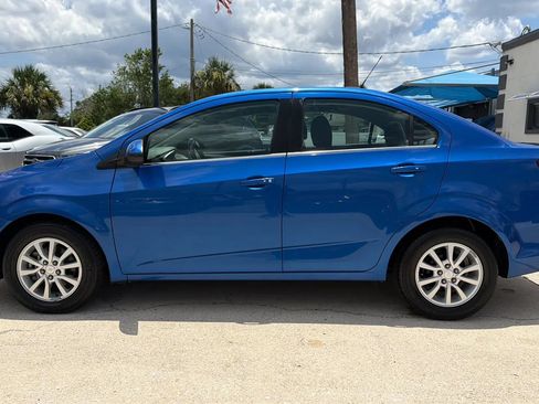 Used 2018 Chevrolet Sonic LT w/ Convenience Package FWD image 2