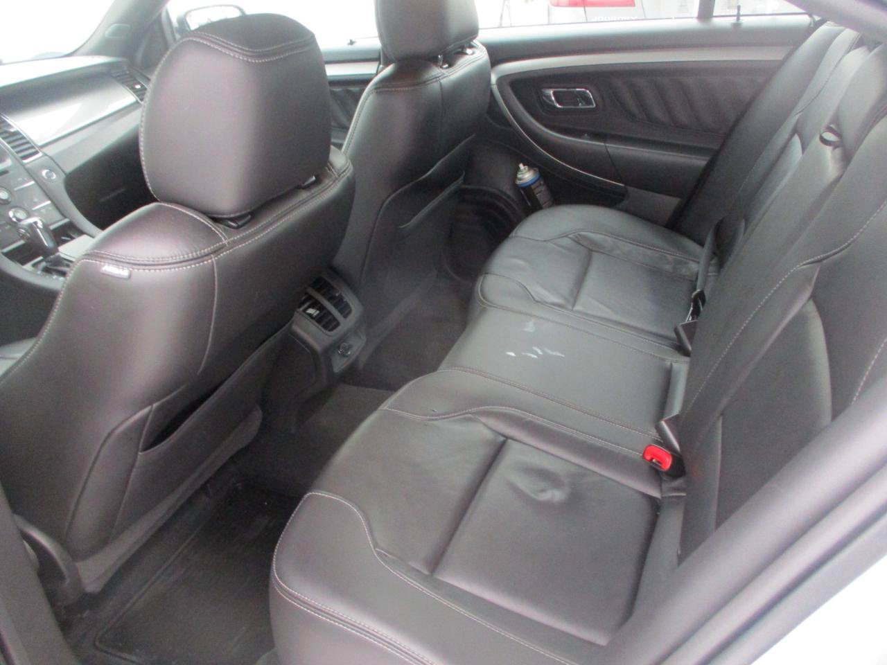 Used 2016 Ford Taurus SEL w/ Equipment Group 201A FWD image 9