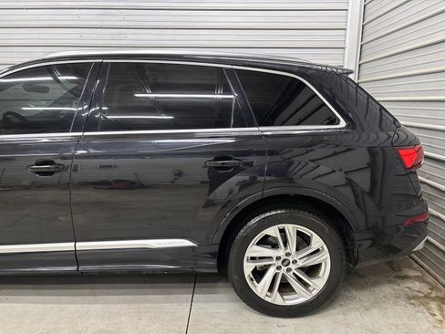 Used 2021 Audi Q7 3.0T Premium Plus w/ Premium Plus Package AWD/4WD image 5