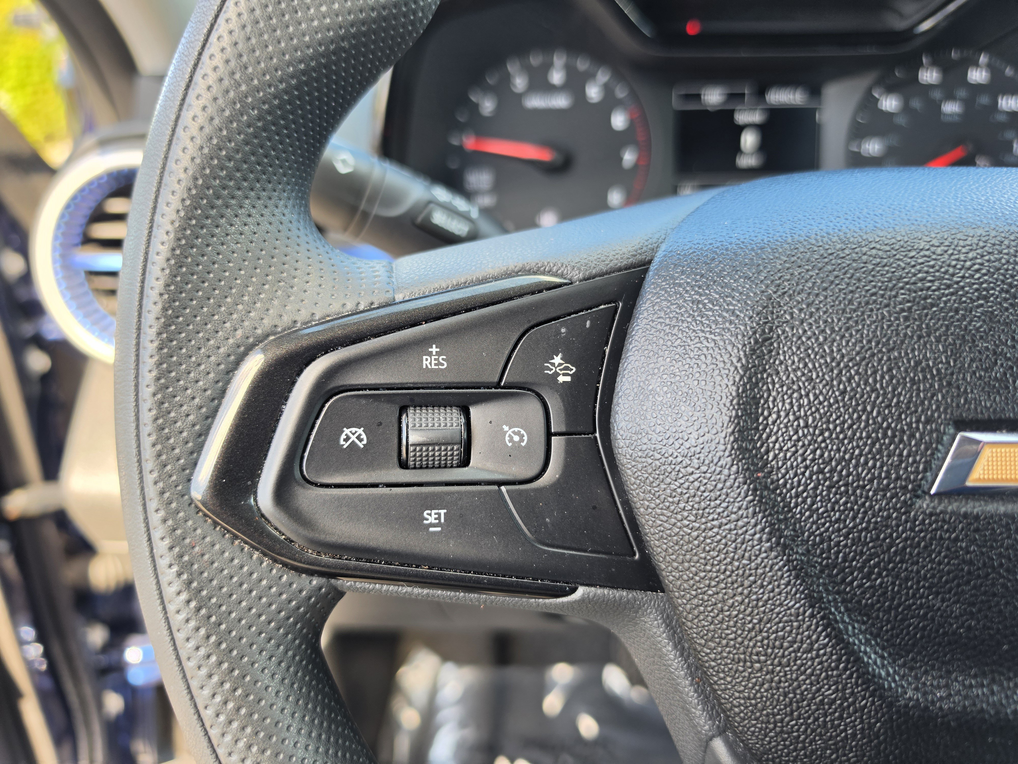 Certified 2024 Chevrolet Trax LS w/ LS Convenience Package FWD image 18