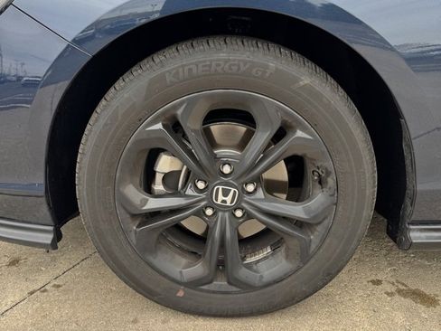 Certified 2025 Honda Accord SE image 9