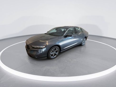 Used 2023 Honda Accord EX image 4