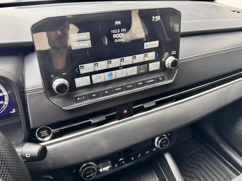 Used 2024 Mitsubishi Outlander SE image 13