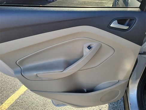 Used 2018 Ford Escape SEL image 18