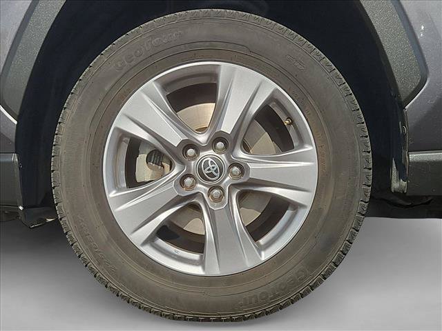 Used 2022 Toyota RAV4 XLE AWD/4WD image 29