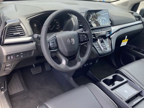 New 2026 Honda Odyssey Touring image 8