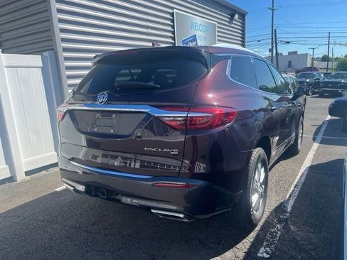 Used 2018 Buick Enclave Essence AWD/4WD image 5