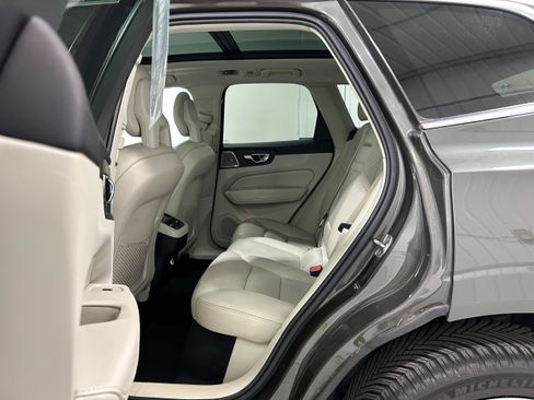 Used 2018 Volvo XC60 T6 Inscription w/ Luxury Seat Package AWD/4WD image 29