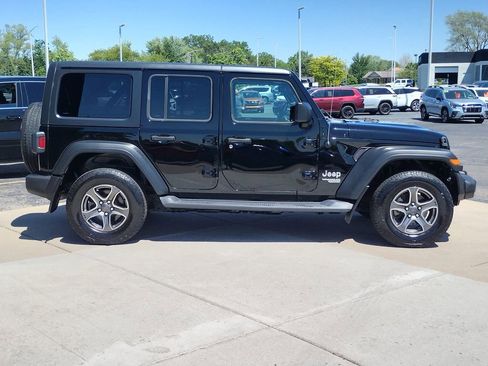 Used 2018 Jeep Wrangler Unlimited Sport w/ Dual Top Group AWD/4WD image 4