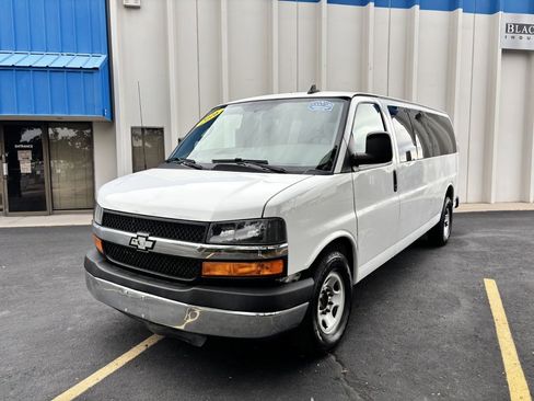 Used 2016 Chevrolet Express 3500 LT w/ LT Preferred Equipment Group image 3
