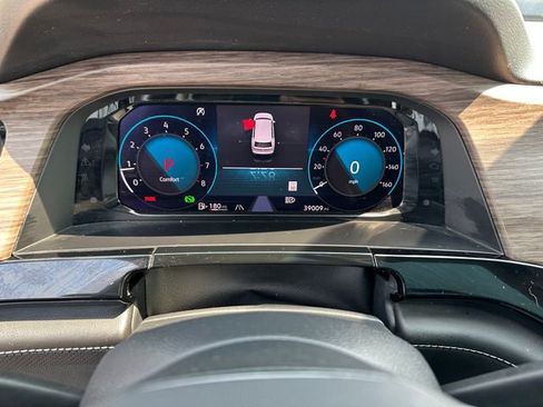 Used 2024 Volkswagen Atlas SEL Premium R-Line image 33