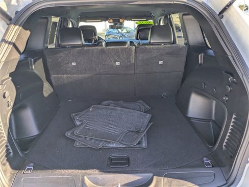 Used 2021 Jeep Grand Cherokee Laredo X image 10