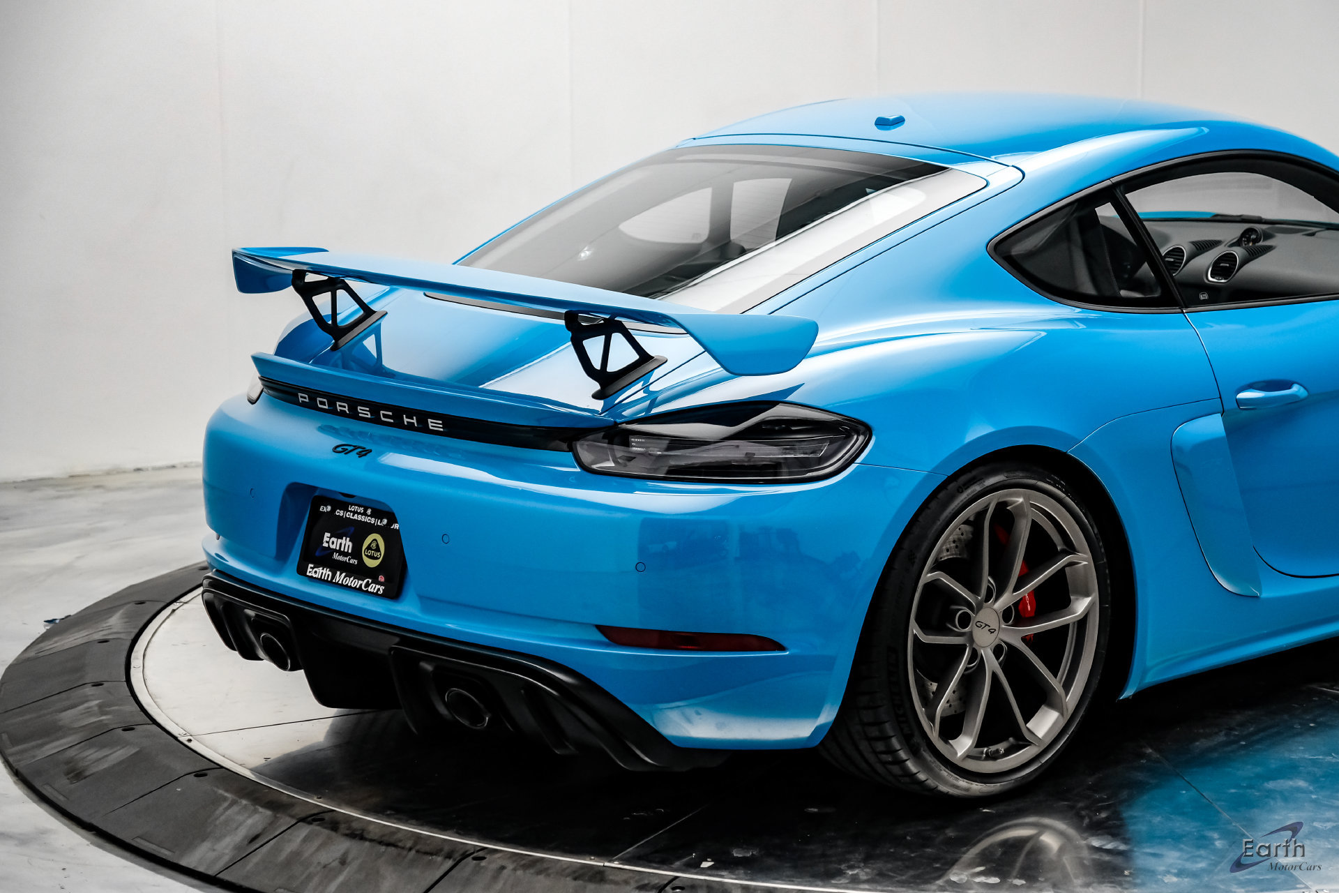 Used 2020 Porsche 718 Cayman GT4 RWD image 18