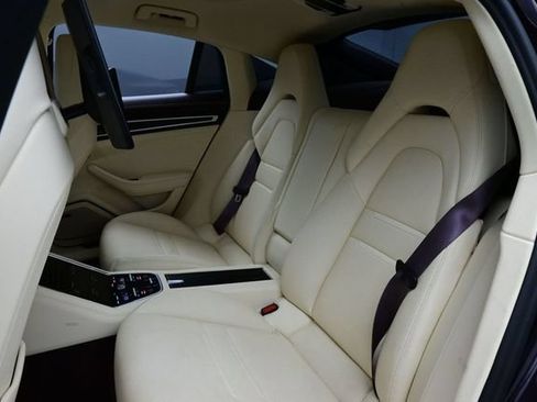 Certified 2023 Porsche Panamera 4 Platinum Edition AWD/4WD image 14