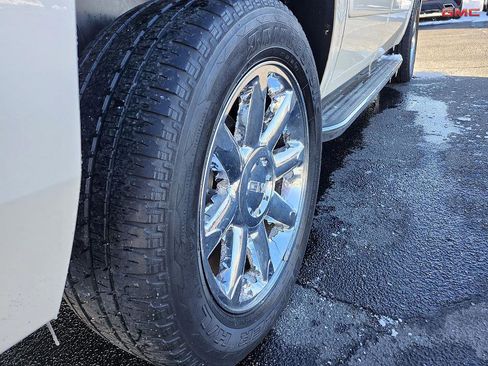 Used 2013 GMC Yukon XL Denali image 39