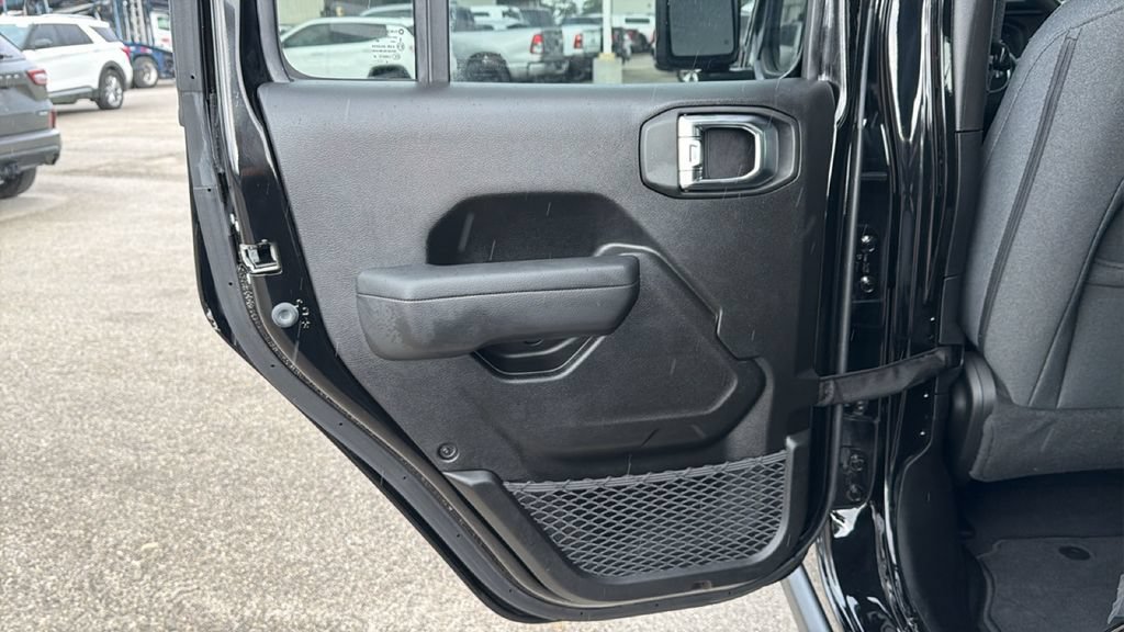 Used 2025 Jeep Gladiator Sport AWD/4WD image 25