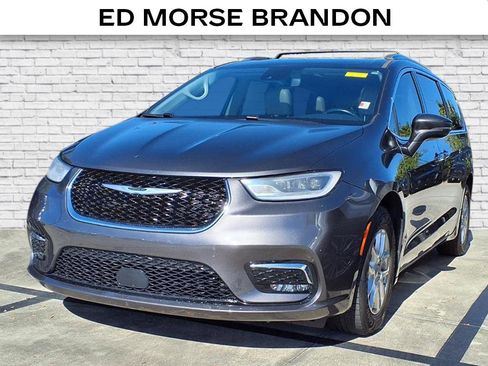 Used 2021 Chrysler Pacifica Touring-L w/ Uconnect Theater Family Group image 1