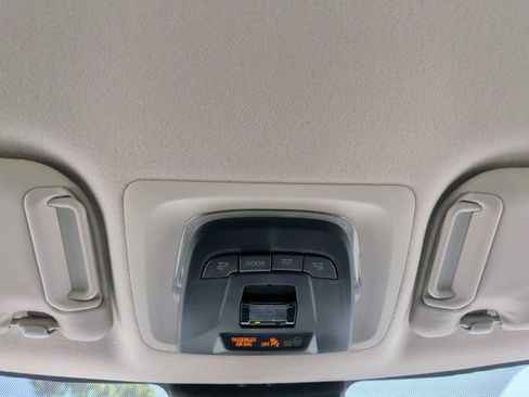 Used 2025 Toyota Corolla LE FWD image 27