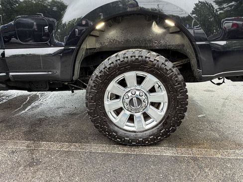 Used 2019 Ford F250 Platinum w/ Platinum Ultimate Package AWD/4WD image 15
