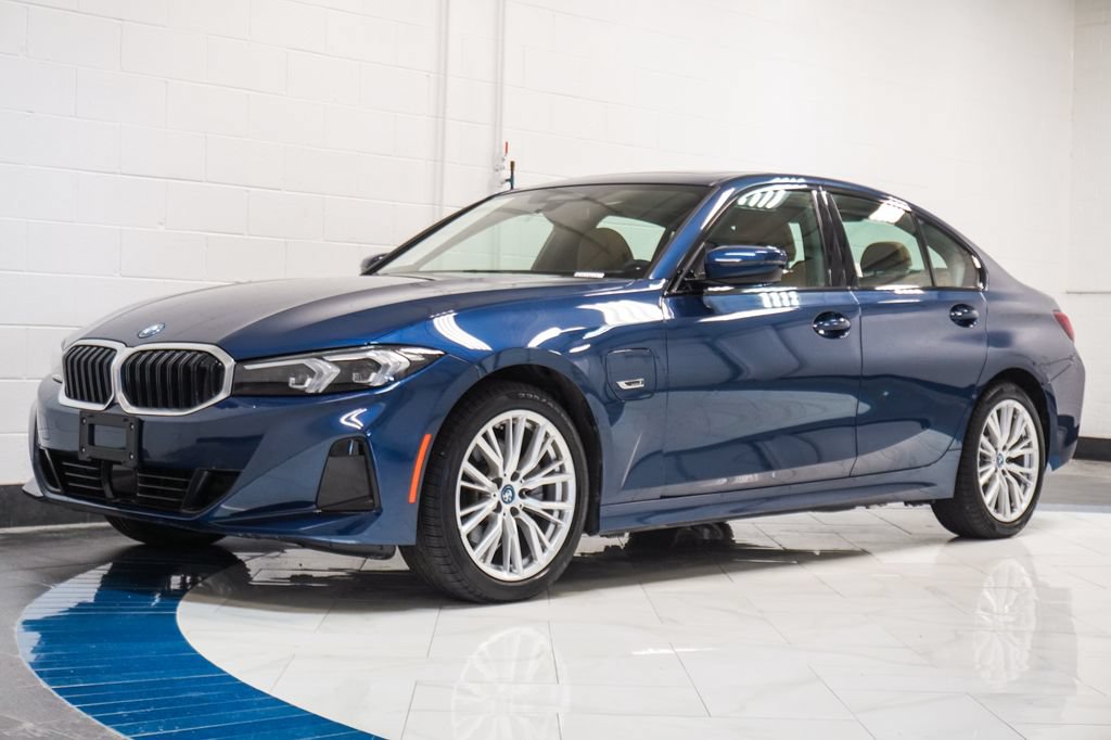 Used 2023 BMW 330e xDrive AWD/4WD image 4