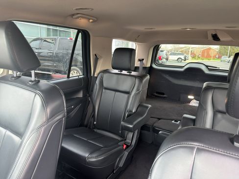 Used 2022 Ford Expedition XLT AWD/4WD image 15