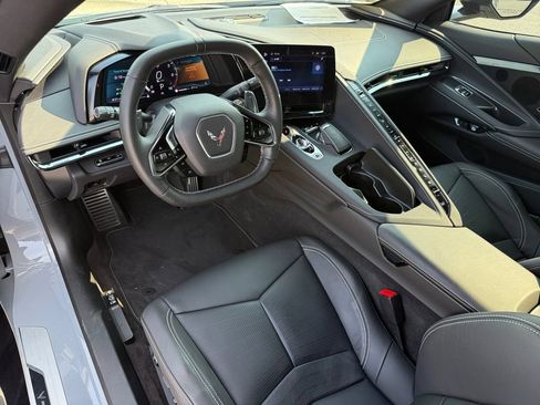 Used 2024 Chevrolet Corvette Stingray Preferred Cpe w/ Z51 Performance Package RWD image 12