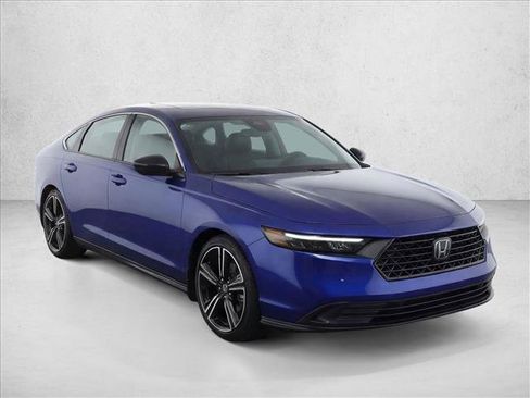 Used 2023 Honda Accord Sport image 3