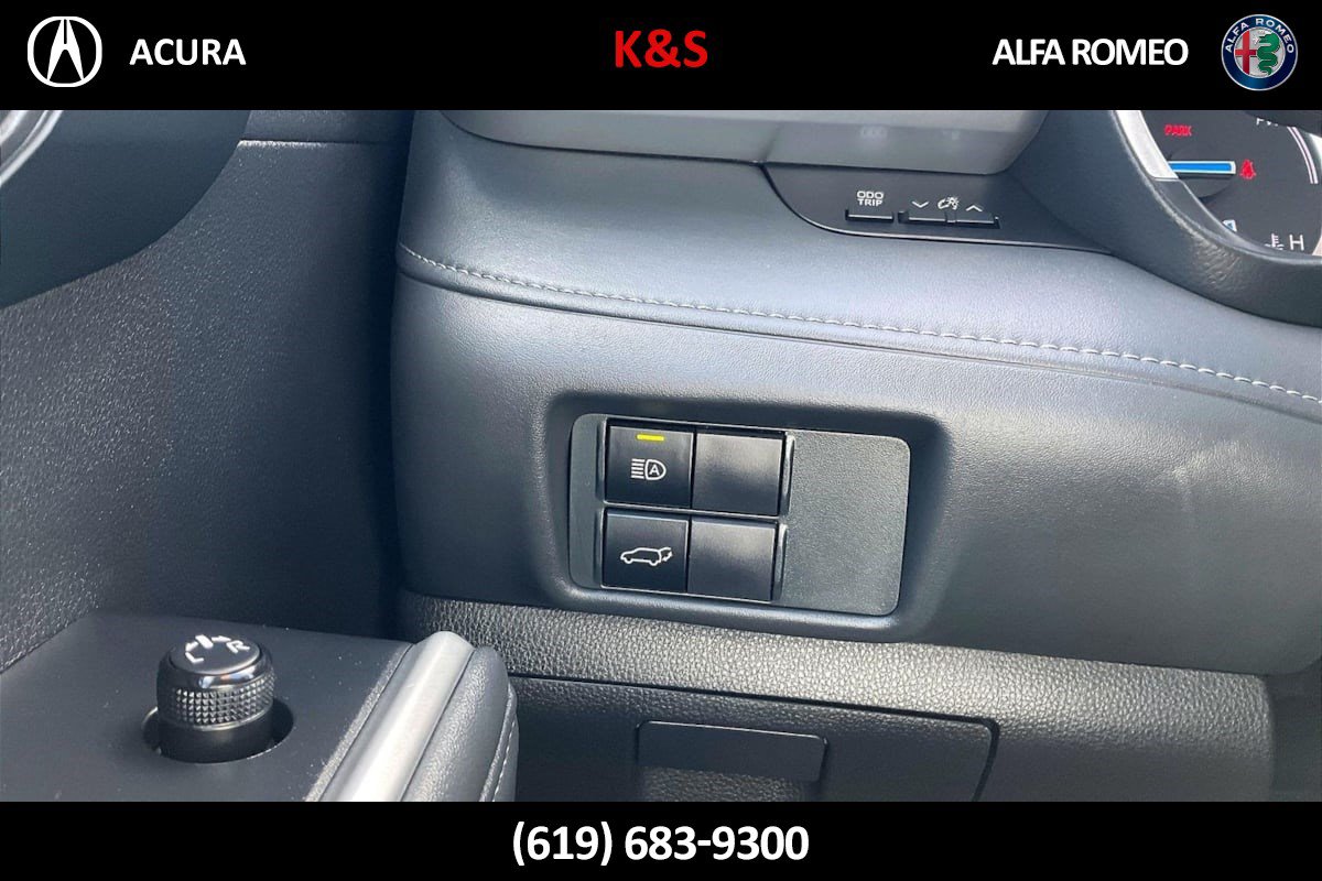 Used 2022 Toyota Highlander XLE AWD/4WD image 37