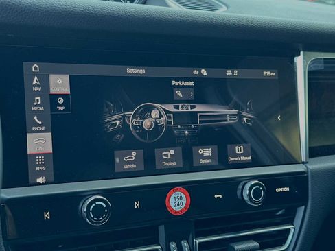 Used 2024 Porsche Macan image 21