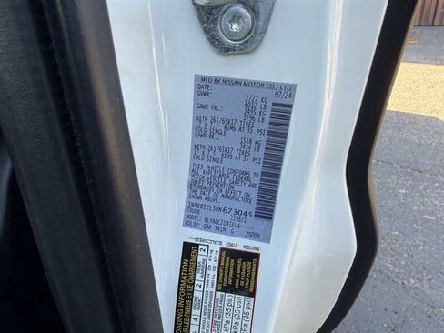 Used 2024 Nissan Frontier SV w/ SV Convenience Package RWD image 17