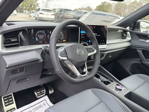 New 2026 Volkswagen Tiguan SE R-Line image 10