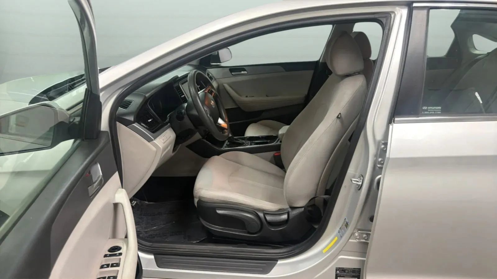 Used 2018 Hyundai Sonata SE FWD image 19