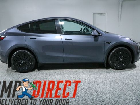 Used 2023 Tesla Model Y AWD image 6