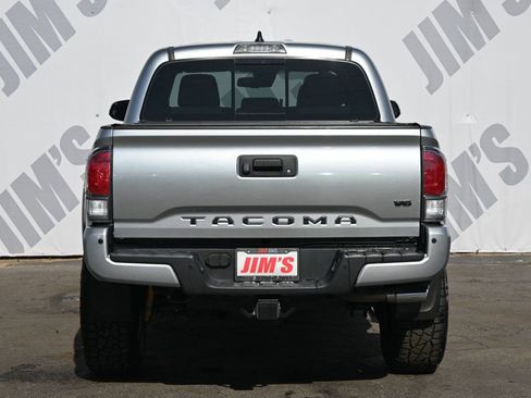Used 2022 Toyota Tacoma TRD Off-Road image 6