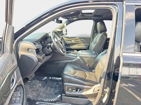 Used 2018 Cadillac Escalade Platinum image 19