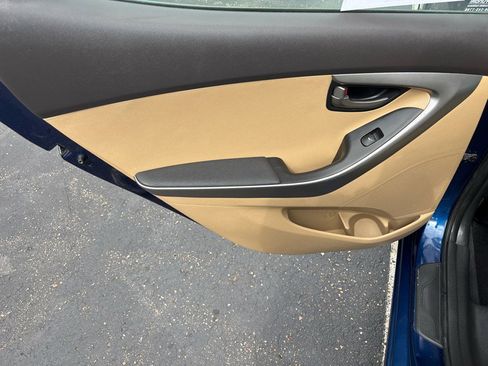 Used 2013 Hyundai Elantra GLS image 22