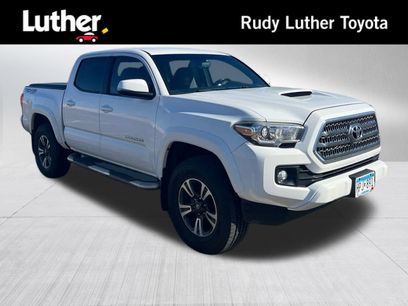 Used 2017 Toyota Tacoma TRD Sport w/ Tow Package (A/T)