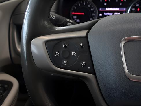 Used 2020 GMC Terrain Denali w/ Denali Premium Package FWD image 23