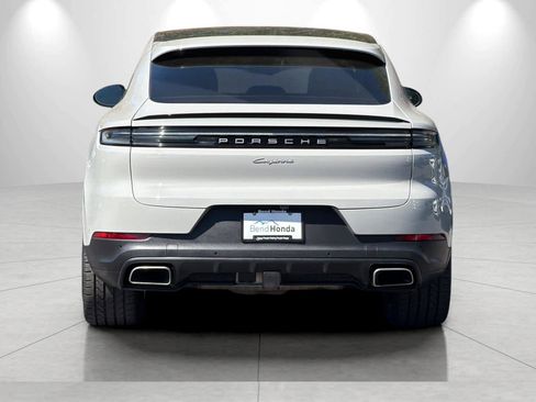 Used 2024 Porsche Cayenne Coupe AWD/4WD image 7