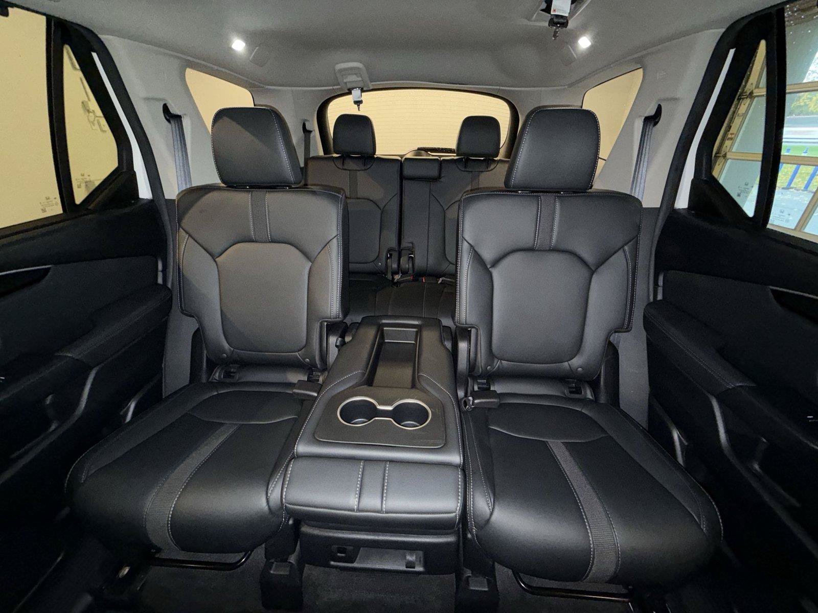Used 2025 Honda Pilot Touring image 25
